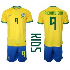 Brasilien Richarlison #9 Hemmaställ Barn VM 2022 Korta ärmar (+ Korta byxor)
